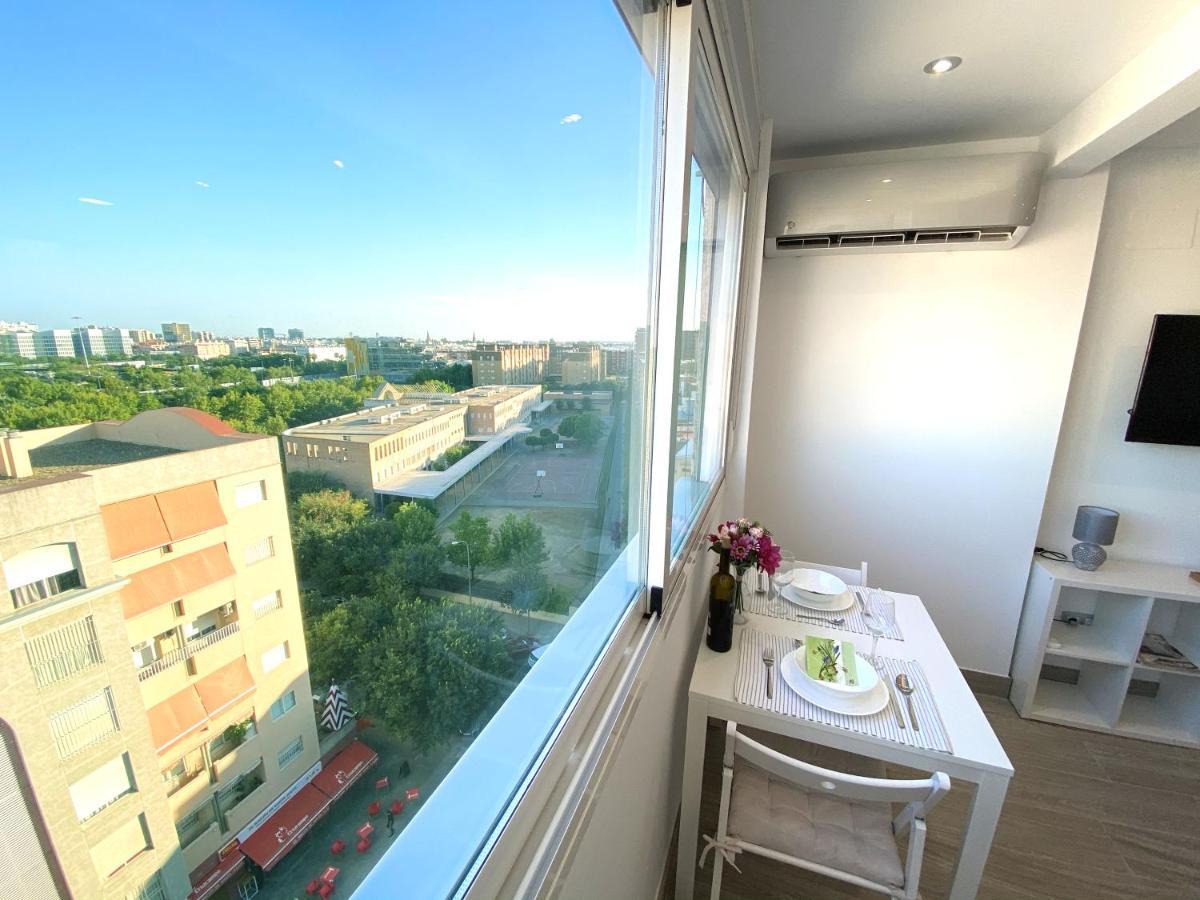 Residencial Santa Justa Apartment Seville Luaran gambar